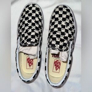 Vans Peanuts/Snoopy Checkerboard Classic Slip-On, Men size 7.5/Women size 9 used